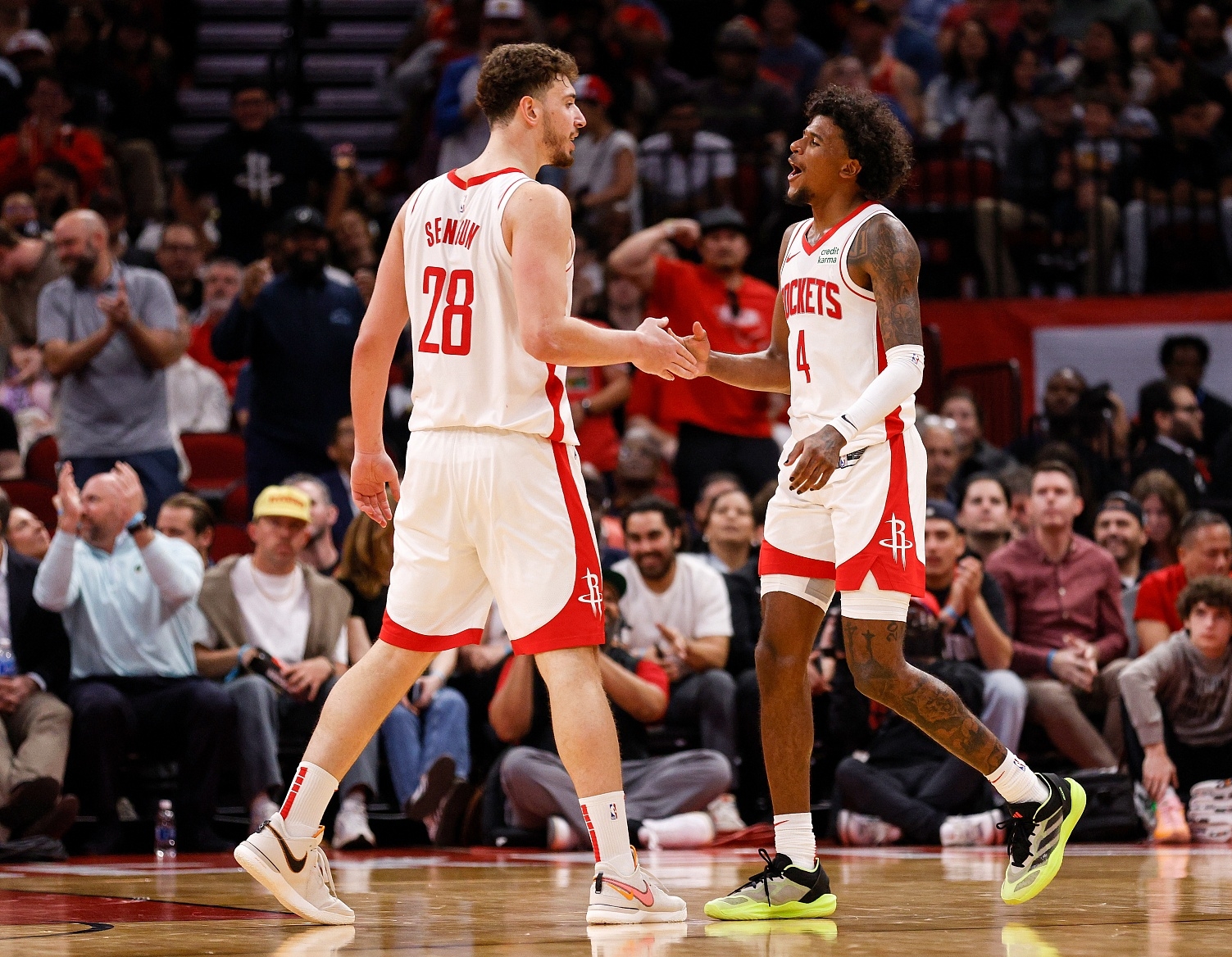 壹号网址 -休斯敦火箭关键时刻单刀错失，志在NBA总决赛名次提升，话题不断，身体对抗强度拉满的简单介绍